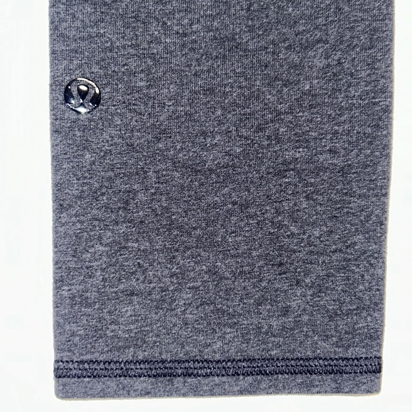 EUC Lululemon Wunder Under Crop (Roll Down)
Heathered Black 21” - Picture 6 of 7